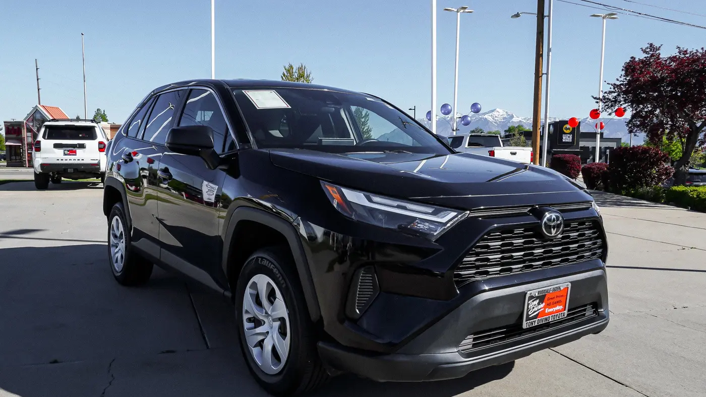 2024 Toyota RAV4 LE