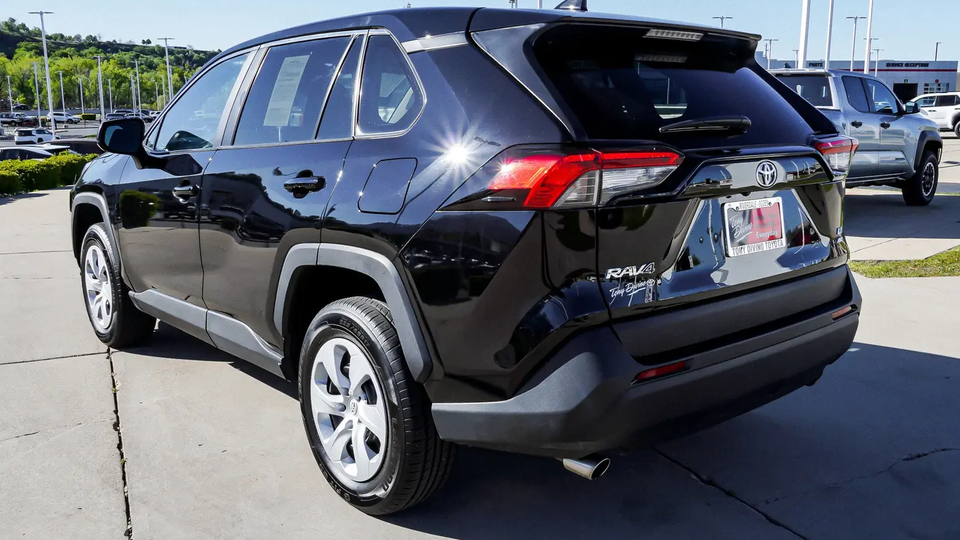 2024 Toyota RAV4 LE