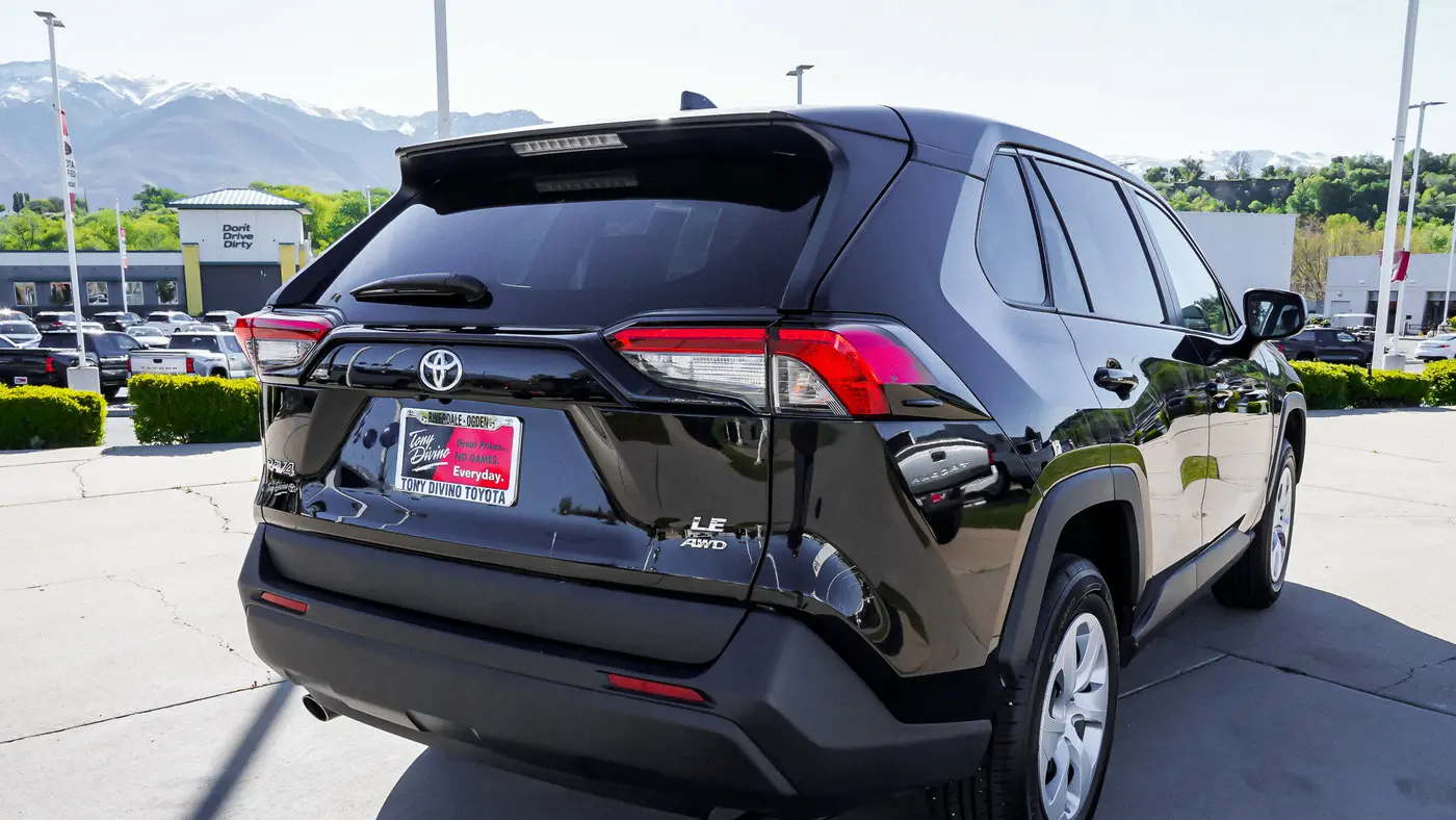2024 Toyota RAV4 LE