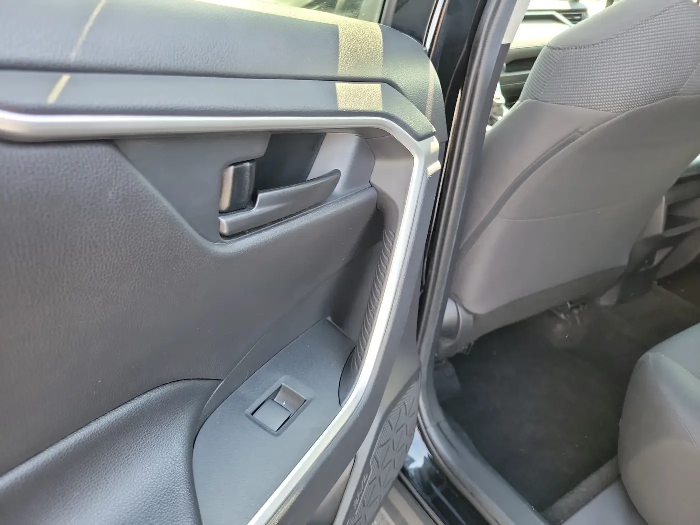 2020 Toyota RAV4 - $23,983