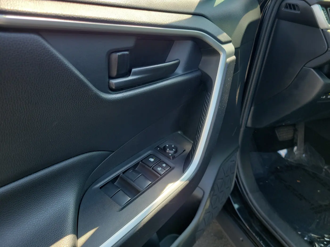 2020 Toyota RAV4 - $23,983