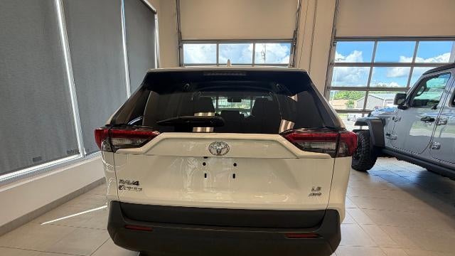 2020 Toyota RAV4 LE