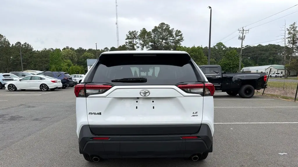 2025 Toyota RAV4 LE