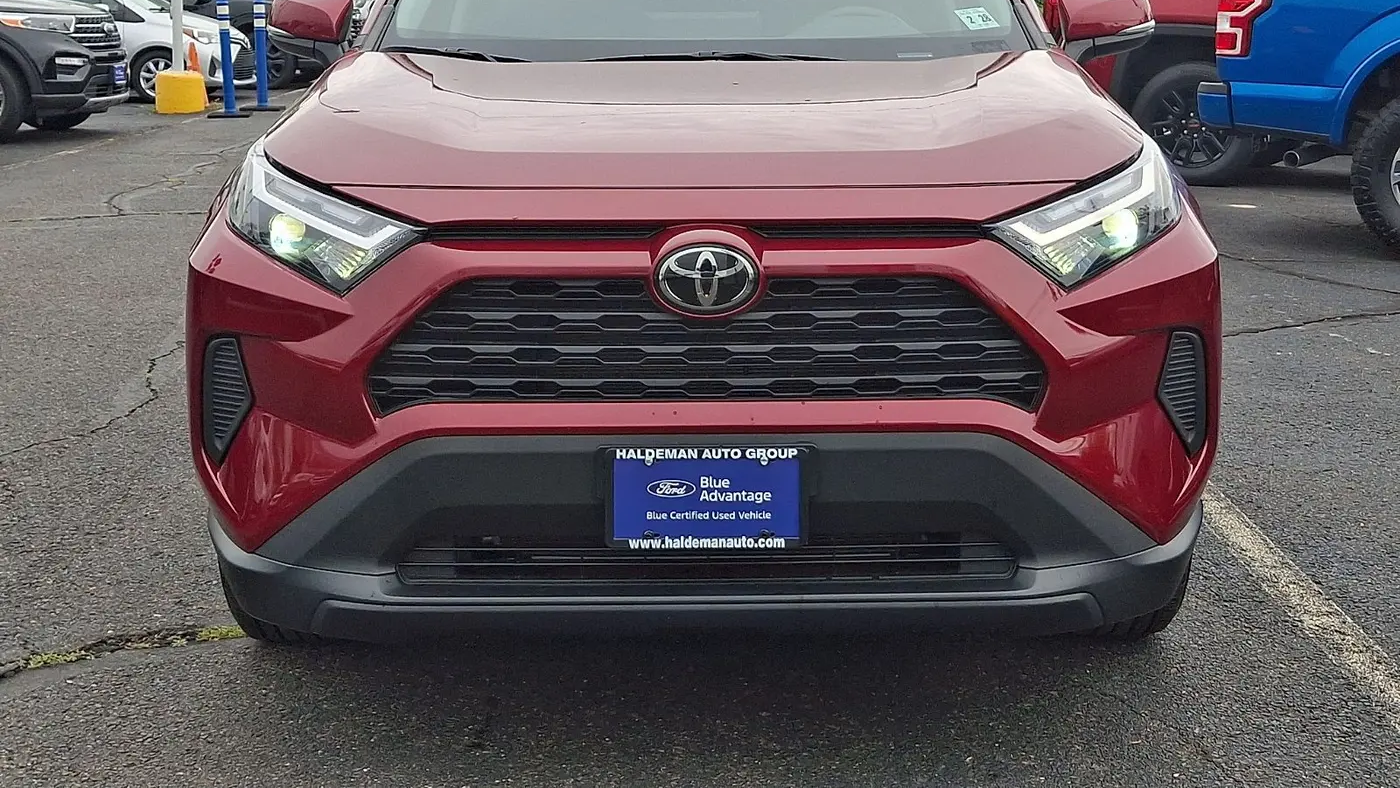 2023 Toyota RAV4 LE
