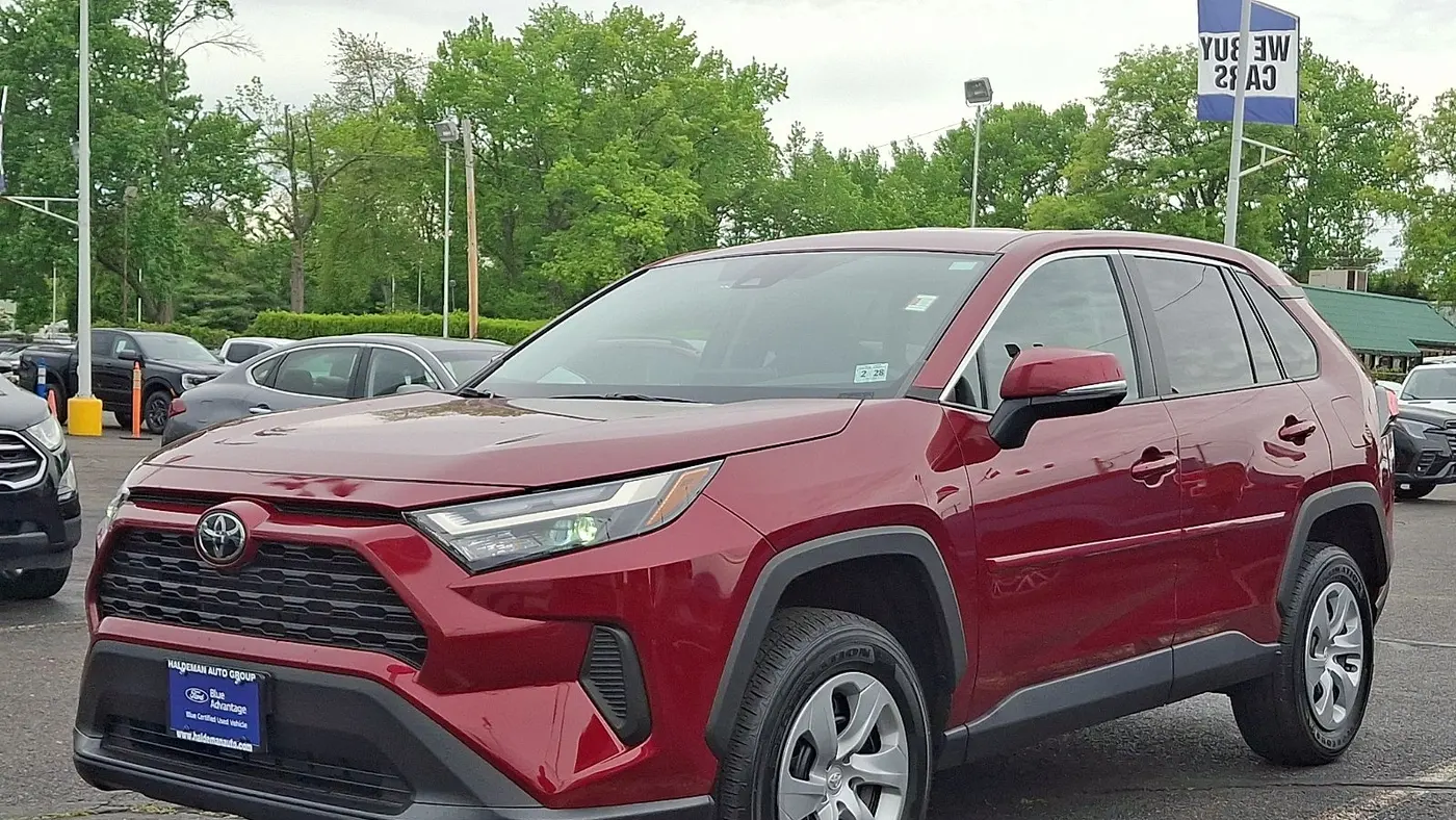 2023 Toyota RAV4 LE