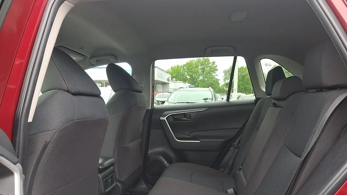 2023 Toyota RAV4 LE