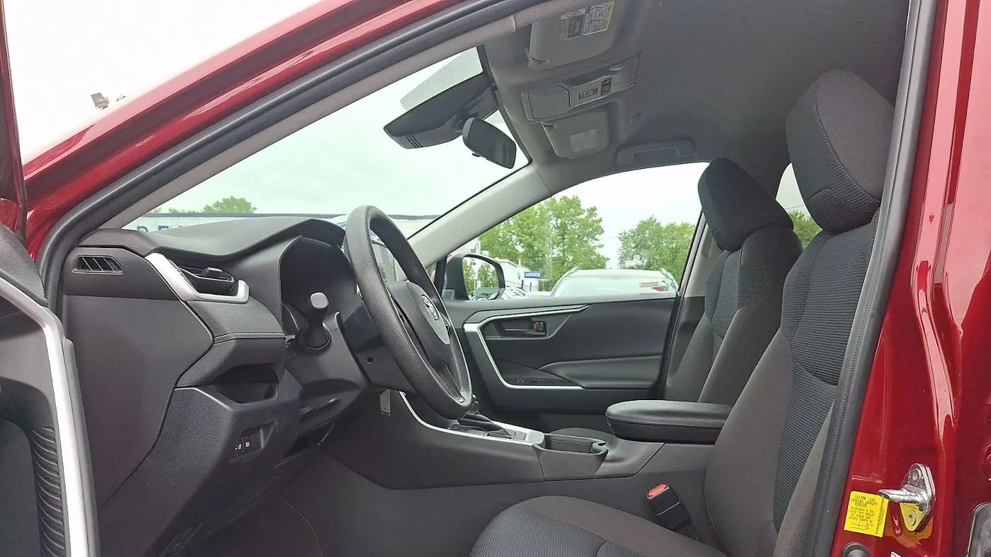 2023 Toyota RAV4 LE