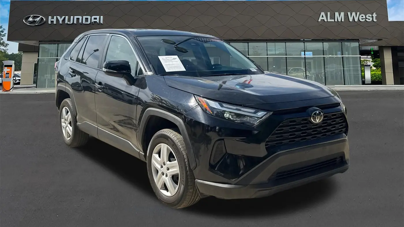 2025 Toyota RAV4 LE