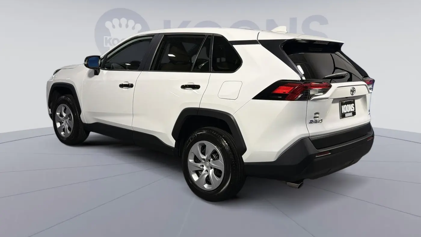 2025 Toyota RAV4 LE