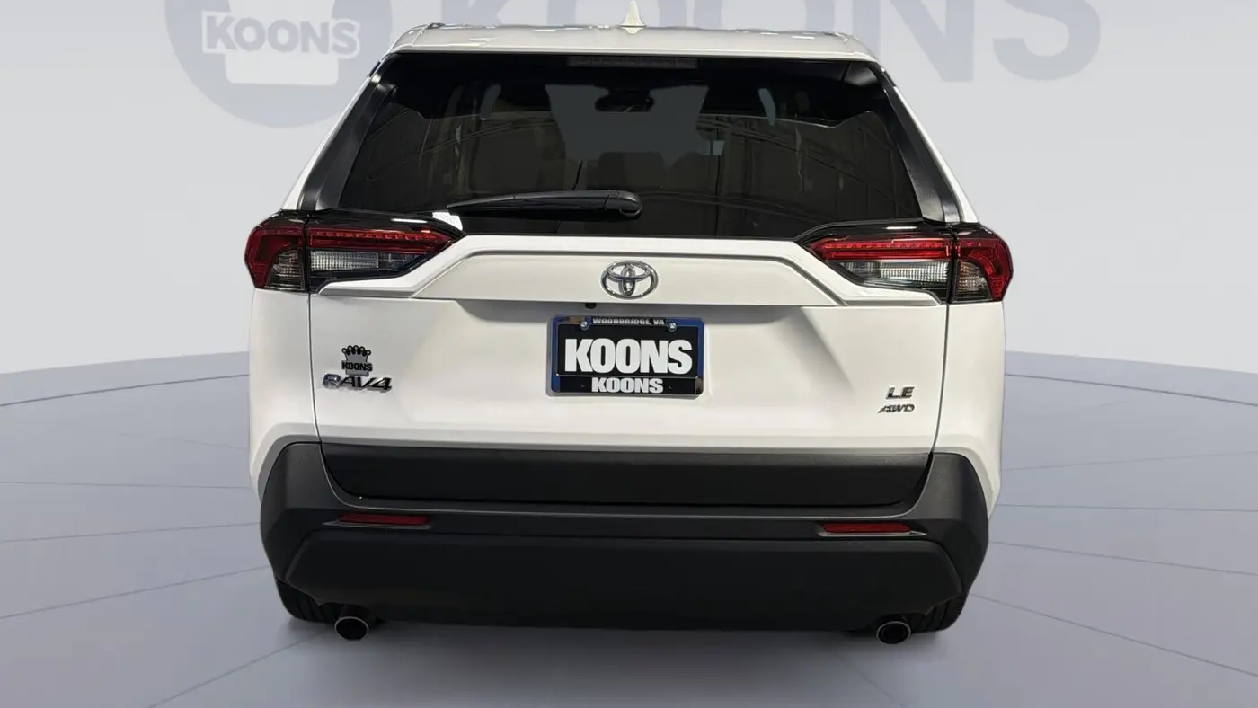 2025 Toyota RAV4 LE