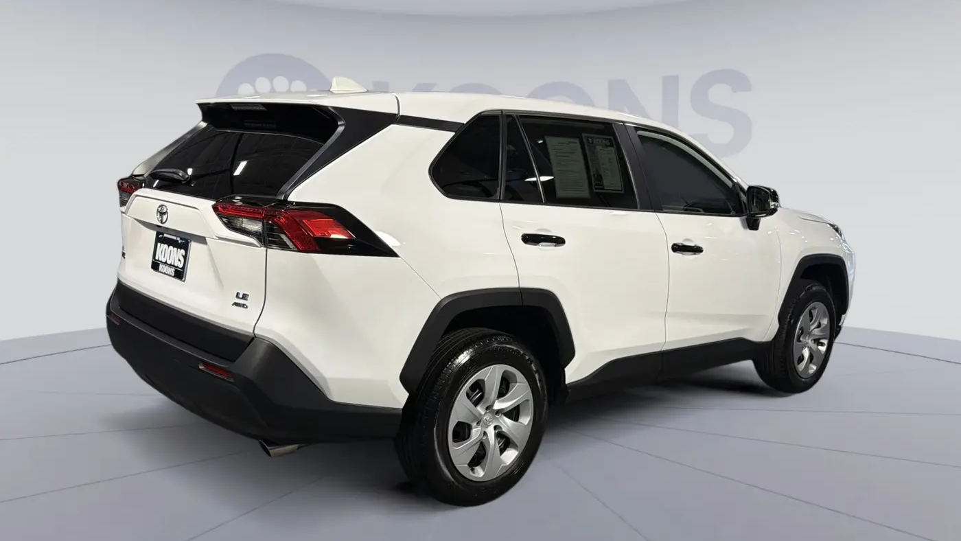 2025 Toyota RAV4 LE