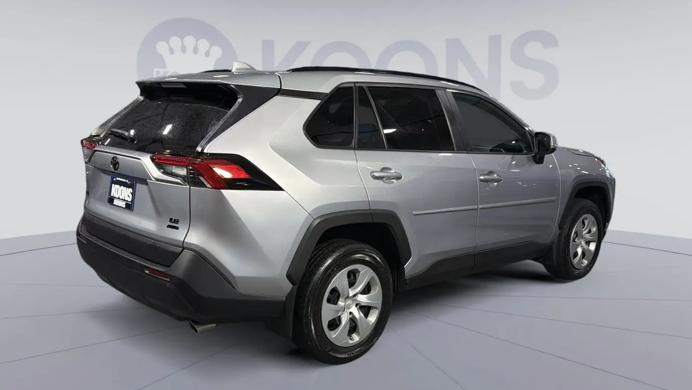 2021 Toyota RAV4 LE