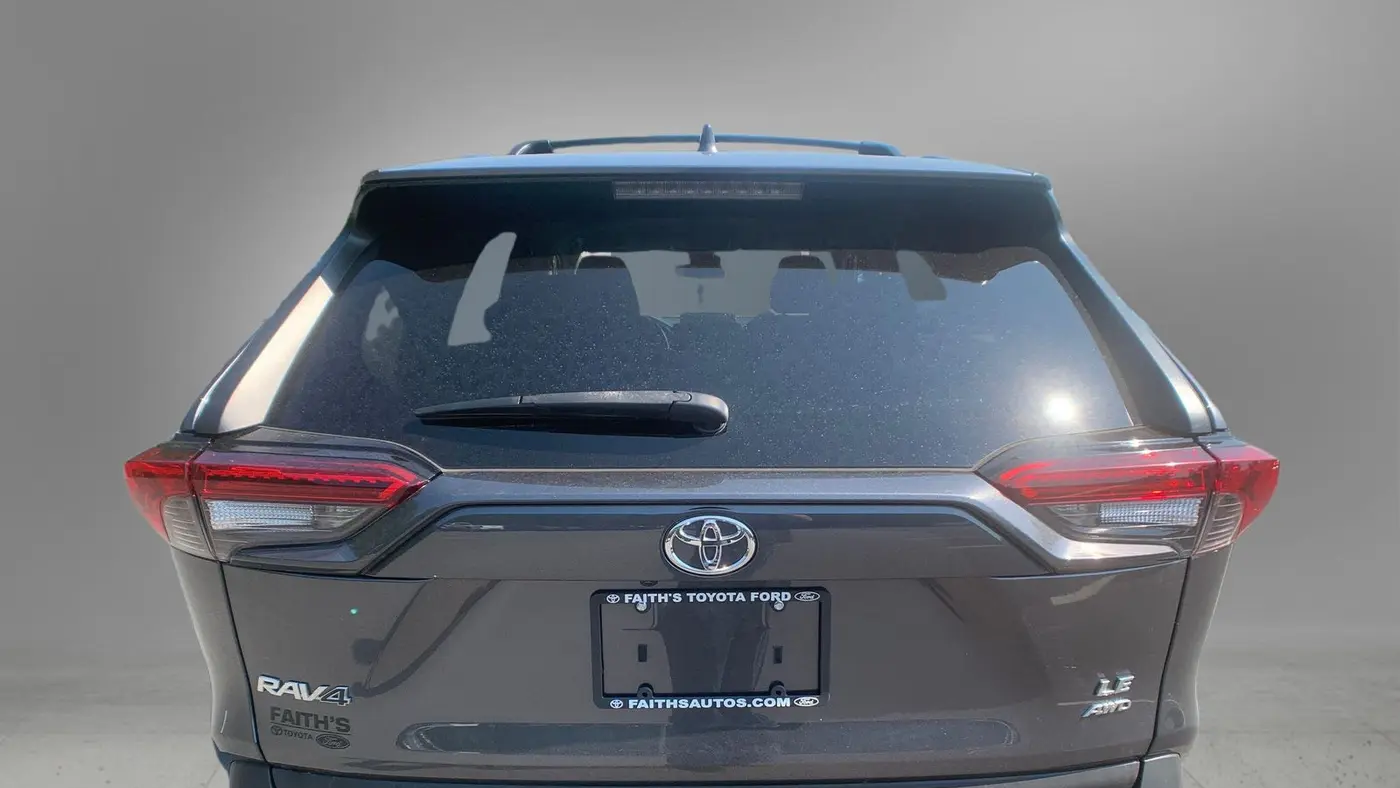 2021 Toyota RAV4 LE