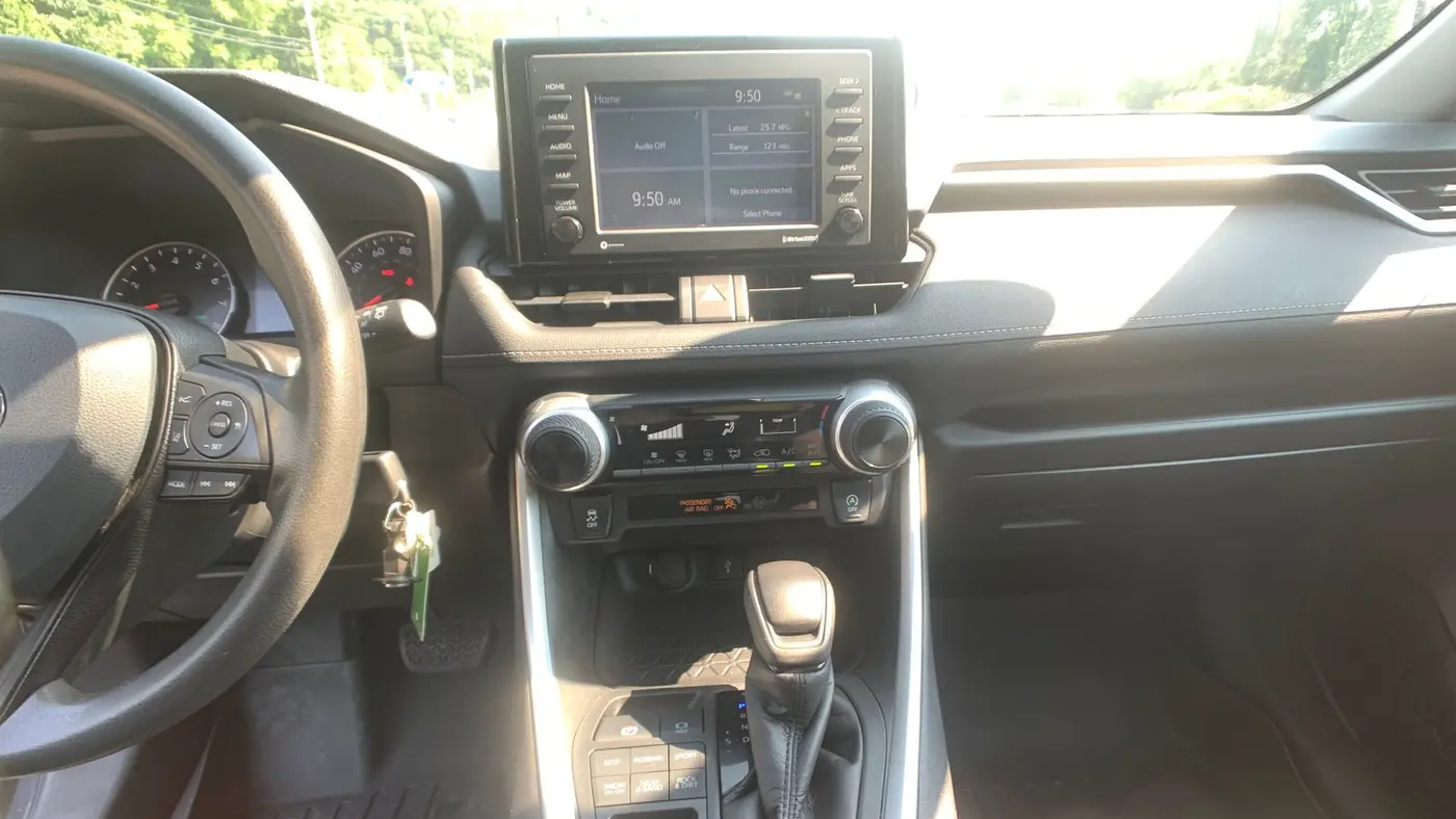 2021 Toyota RAV4 LE
