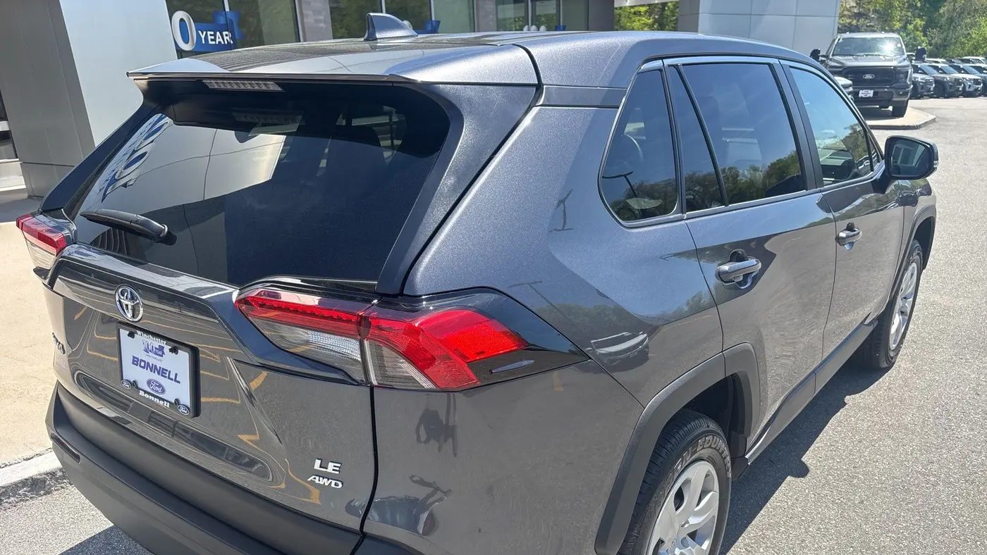 2025 Toyota RAV4 LE
