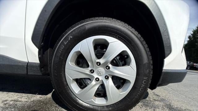 2020 Toyota RAV4 LE