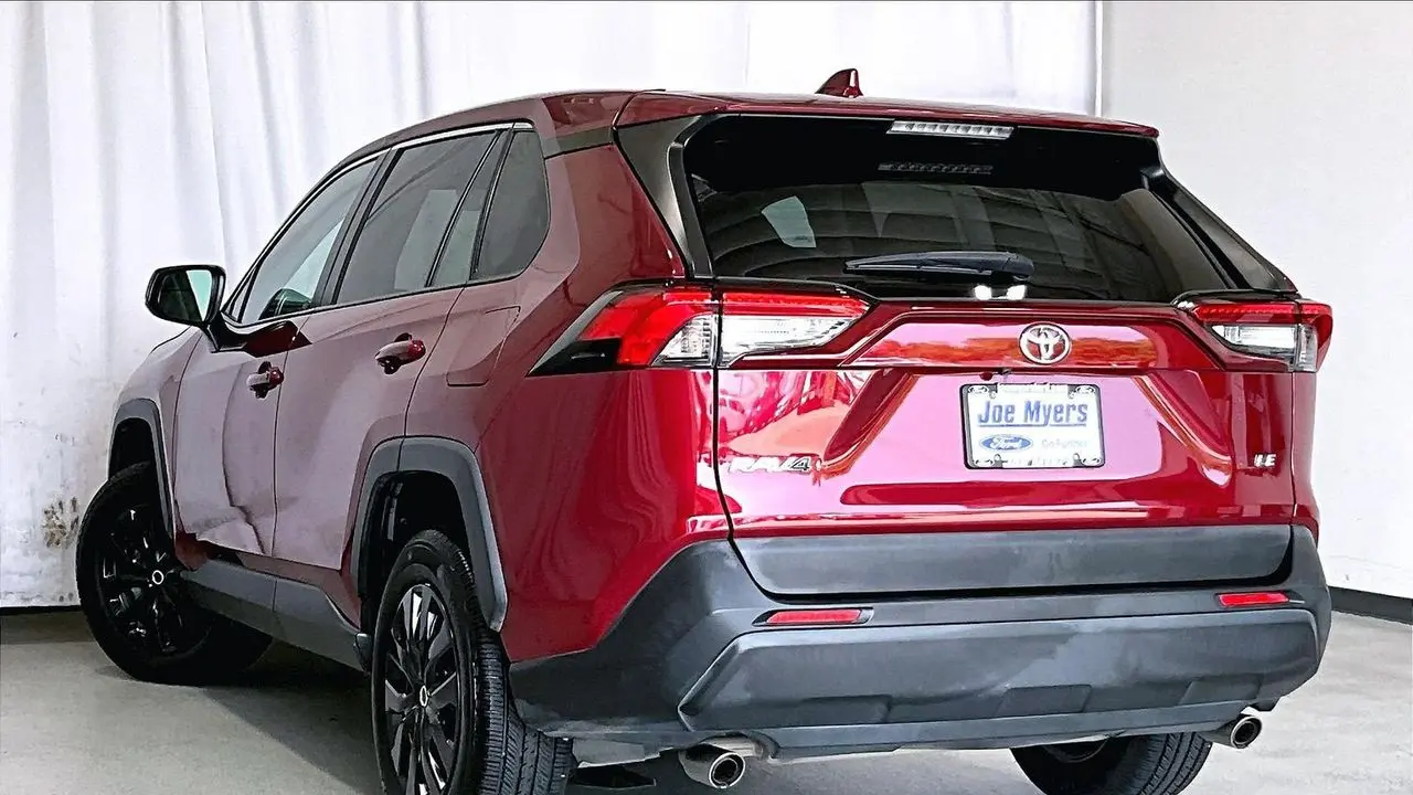 2022 Toyota RAV4 LE