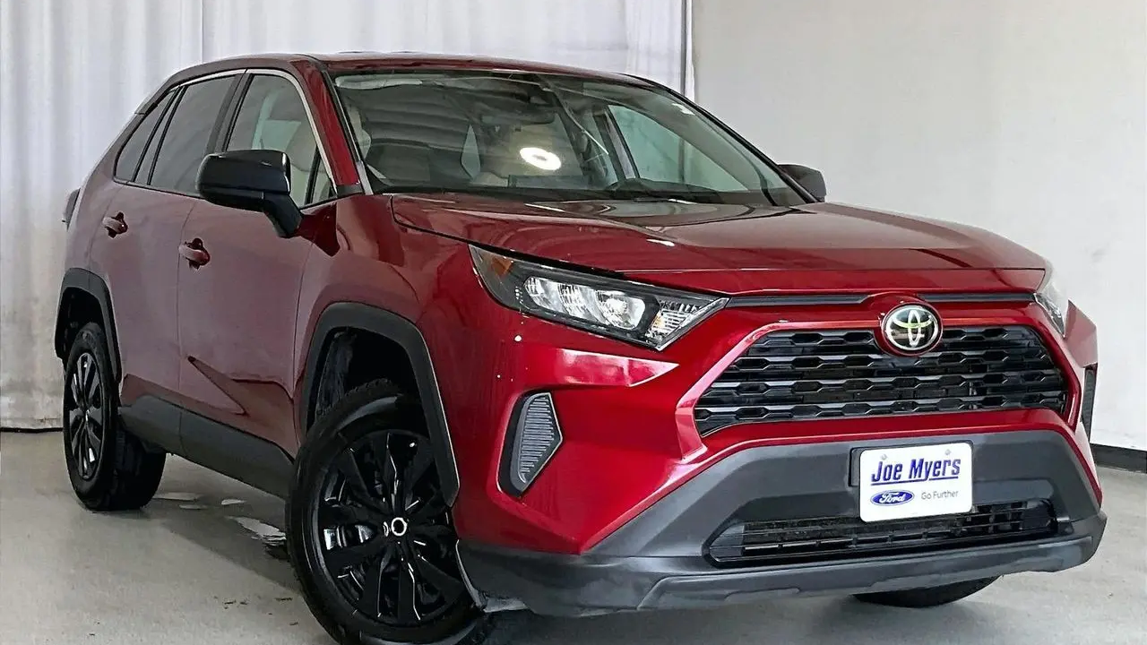 2022 Toyota RAV4 LE