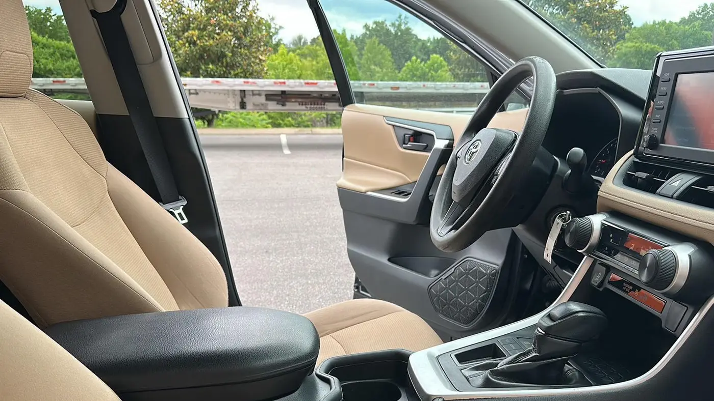 2019 Toyota RAV4 LE