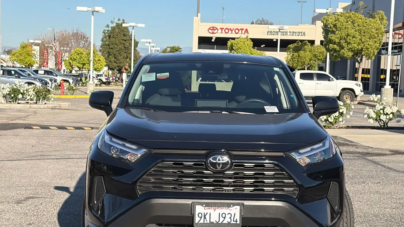 2025 Toyota RAV4 LE