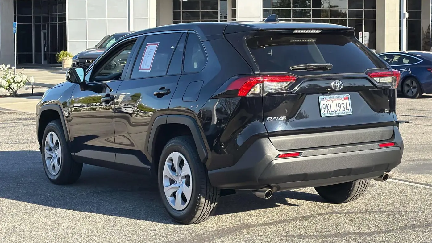 2025 Toyota RAV4 LE