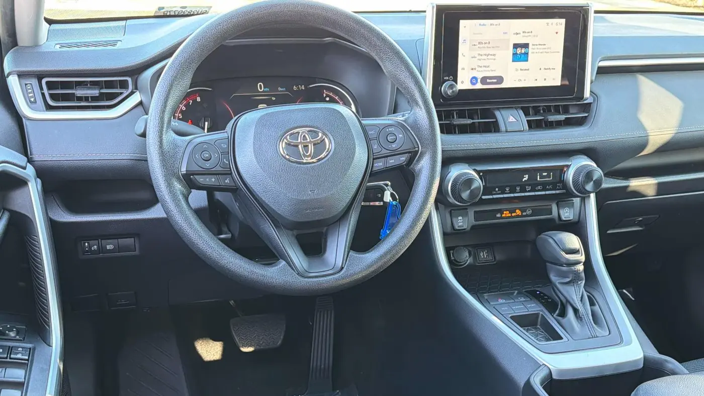 2025 Toyota RAV4 LE