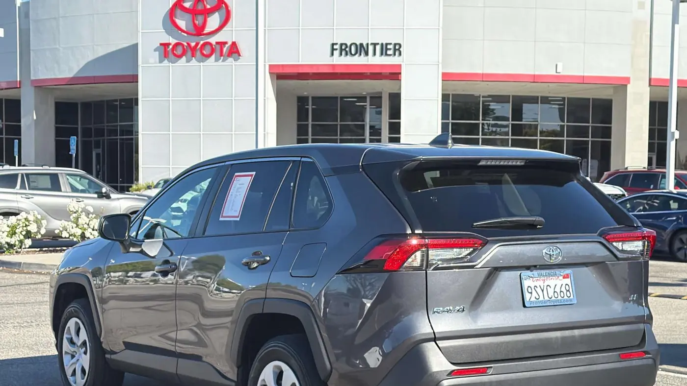 2025 Toyota RAV4 LE