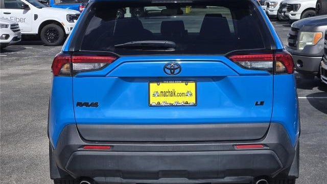 2021 Toyota RAV4 LE