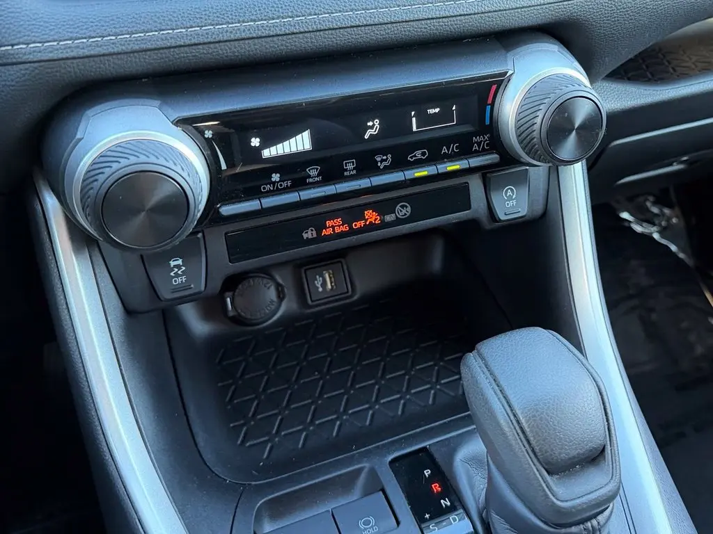 2024 Toyota RAV4 - $26,631