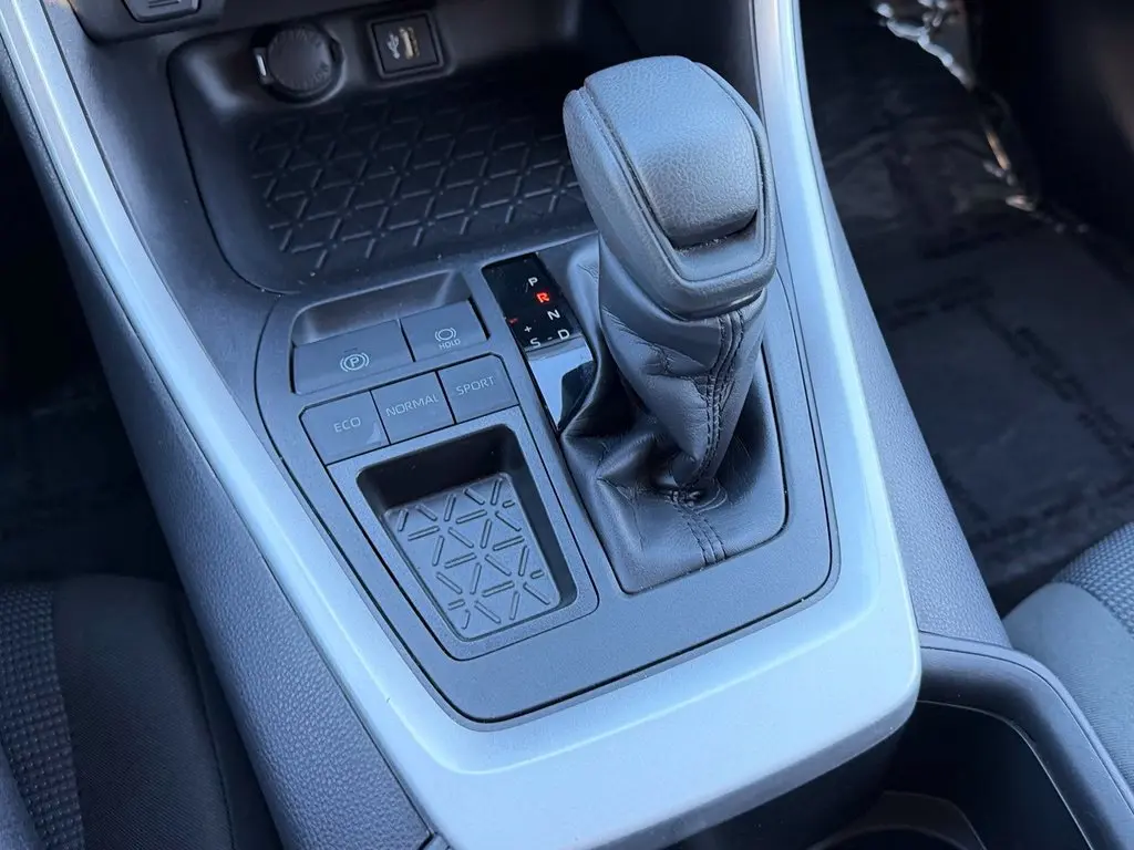 2024 Toyota RAV4 - $26,631