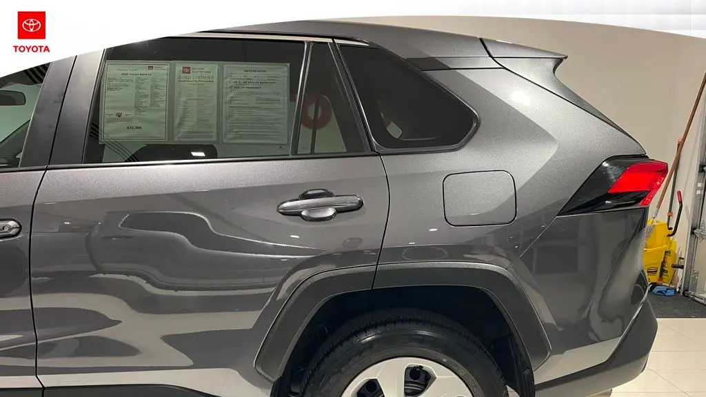 2025 Toyota RAV4 LE