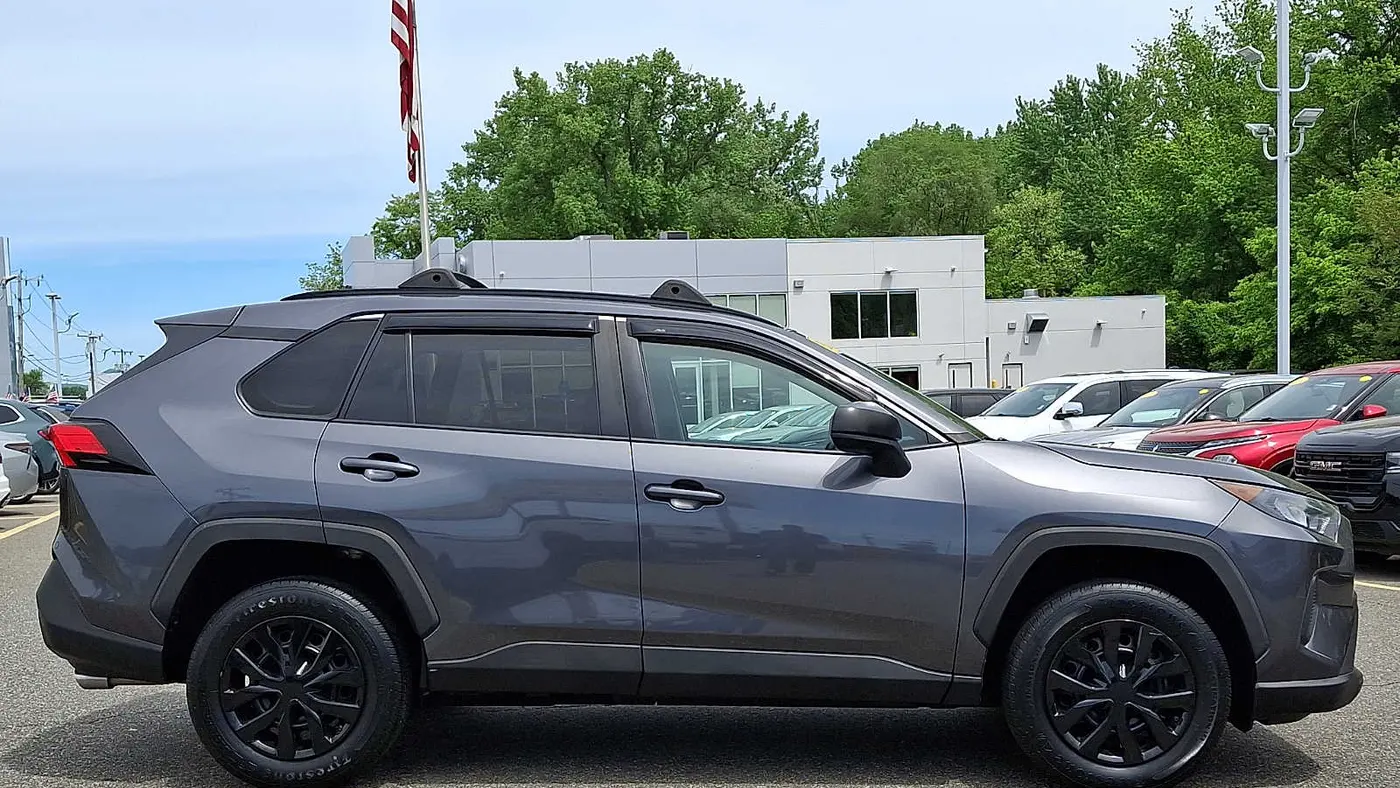 2021 Toyota RAV4 LE