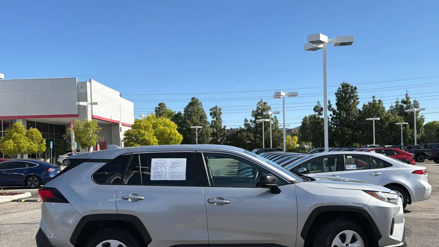 2025 Toyota RAV4 LE