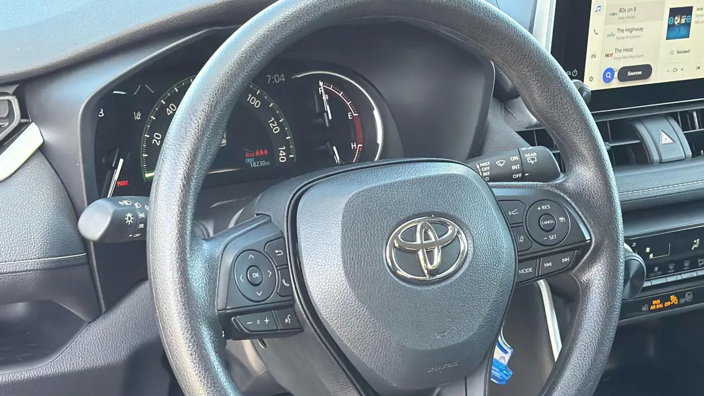 2025 Toyota RAV4 LE