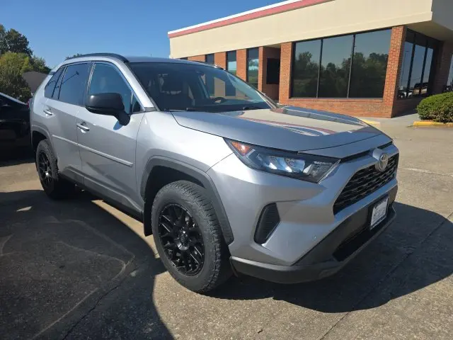 2020 Toyota RAV4 - $21,211
