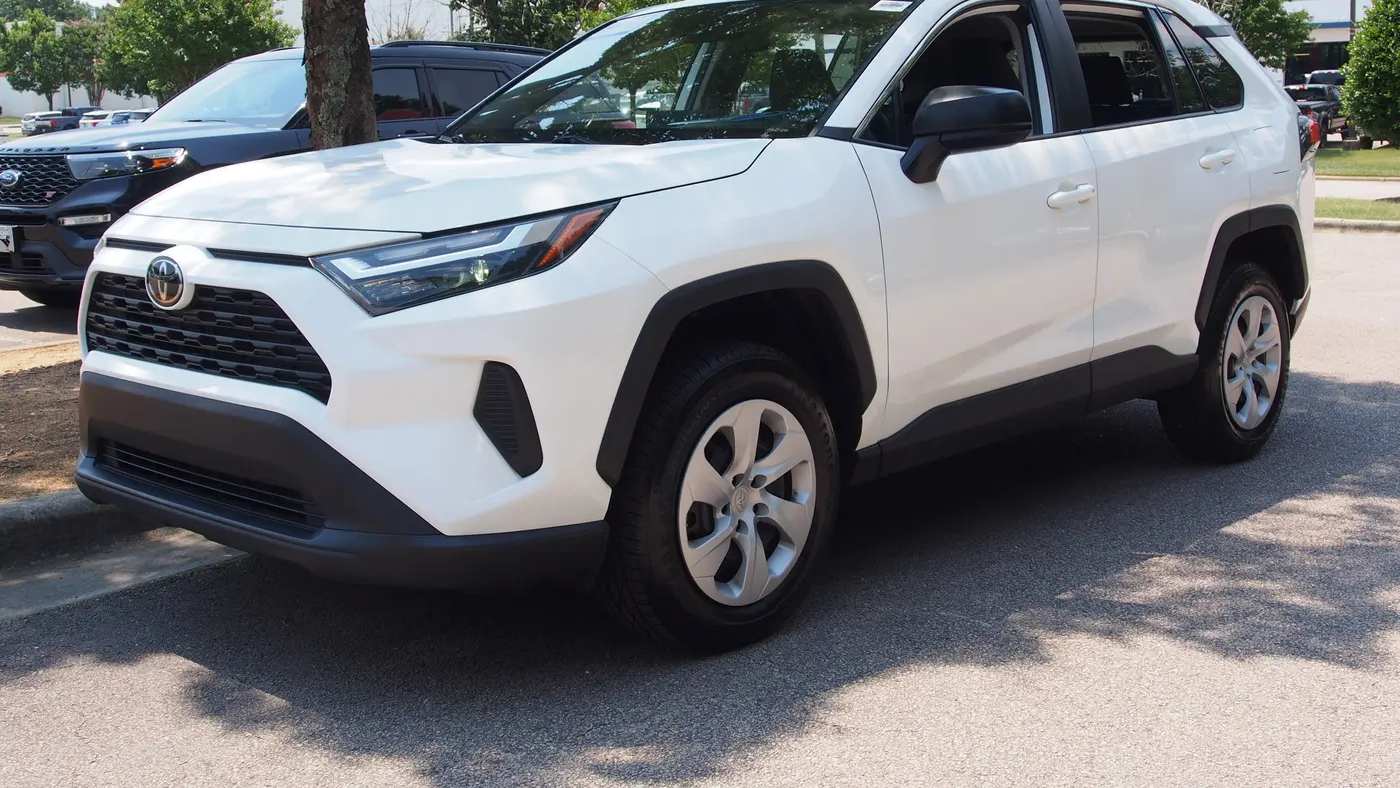 2024 Toyota RAV4 LE