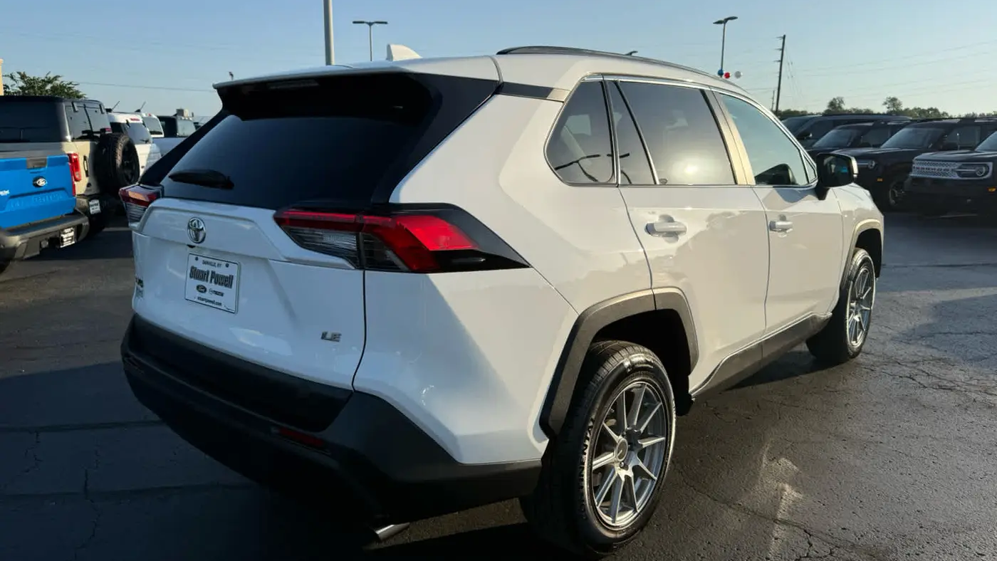 2020 Toyota RAV4 LE