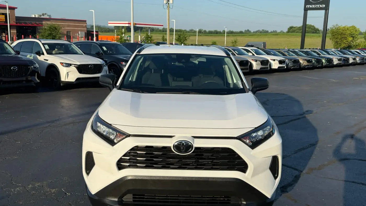 2020 Toyota RAV4 LE