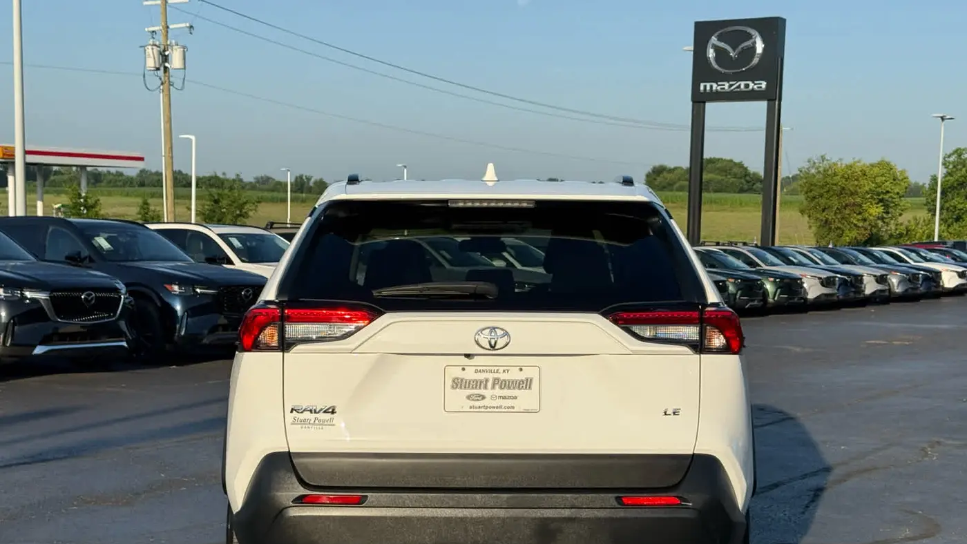 2020 Toyota RAV4 LE