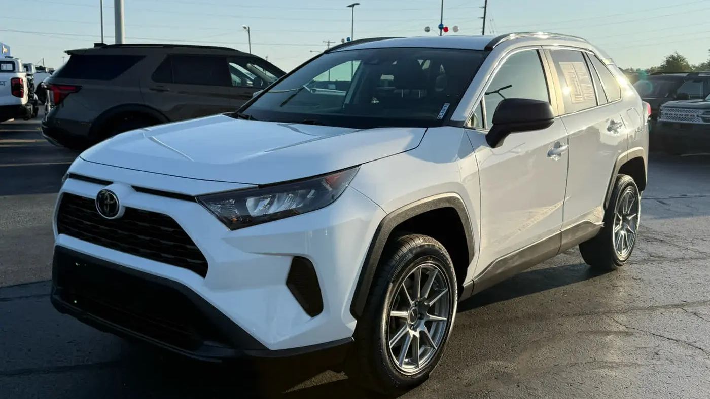2020 Toyota RAV4 LE