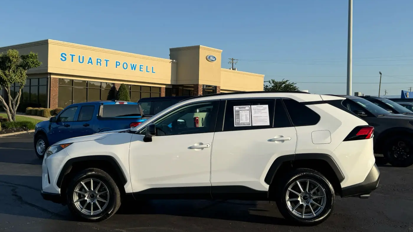 2020 Toyota RAV4 LE
