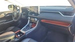 2019 RAV4 Thumbnail 32