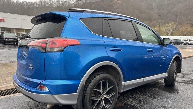 2017 Toyota RAV4 SE