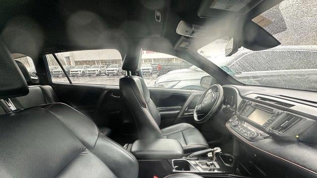 2017 Toyota RAV4 SE