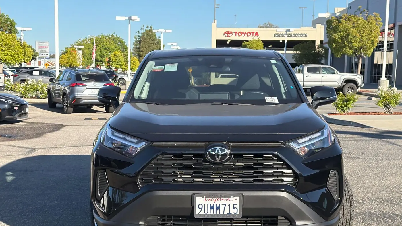 2025 Toyota RAV4 LE