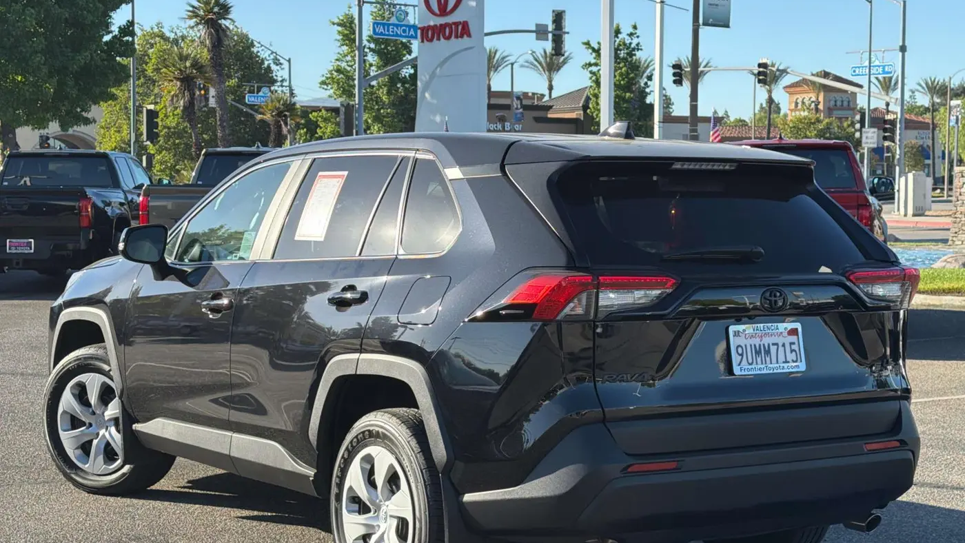 2025 Toyota RAV4 LE