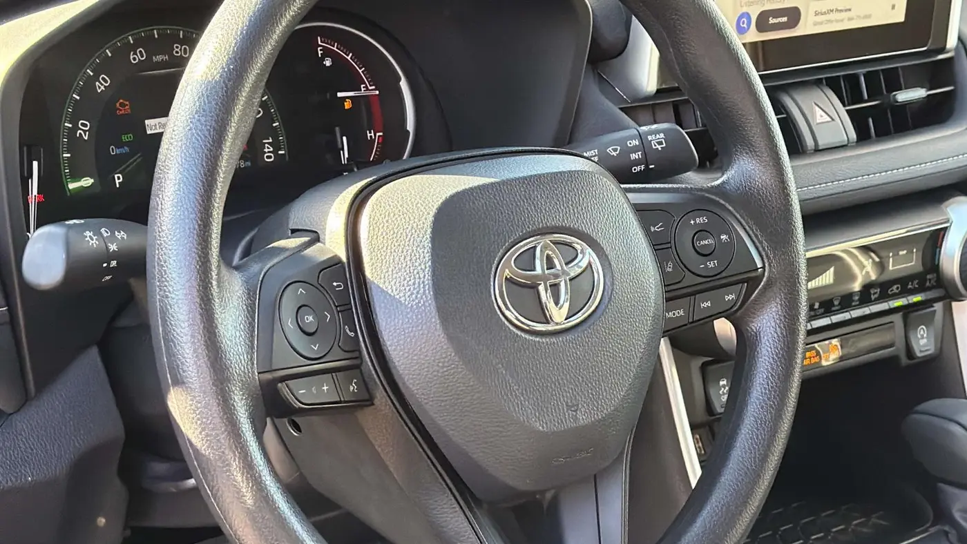 2025 Toyota RAV4 LE