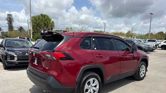 2025 Toyota RAV4 LE