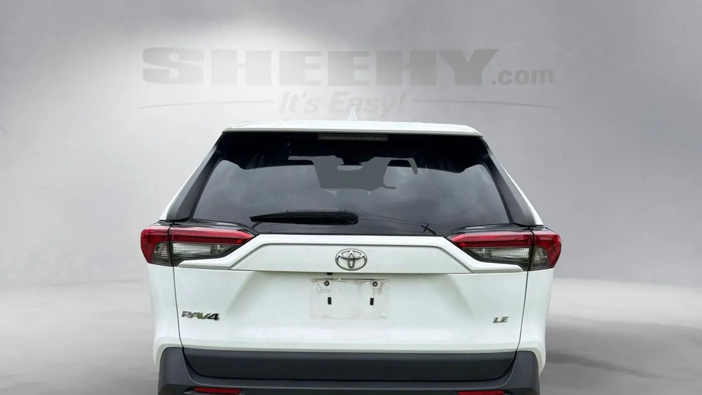 2022 Toyota RAV4 LE