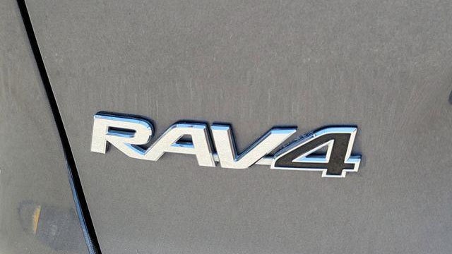 2020 Toyota RAV4 Hybrid LE